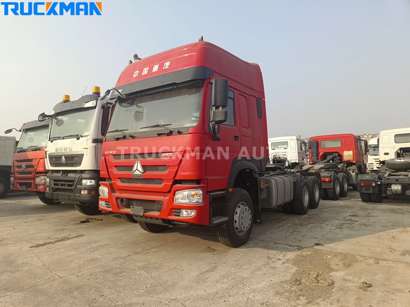 two sleepers cabin tractor truck