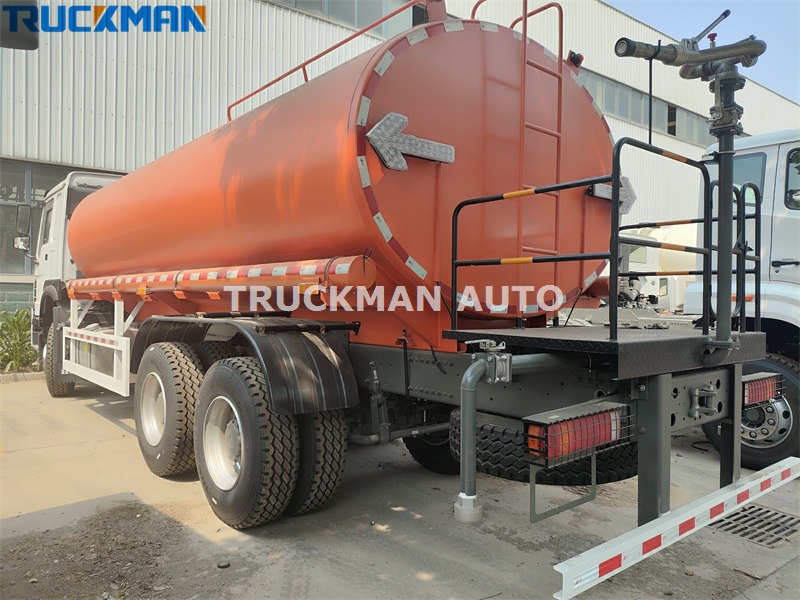 HOWO water transport truck