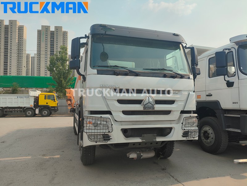 SINOTRUK HOWO 10 Wheels 380HP Fuel Tanker Truck