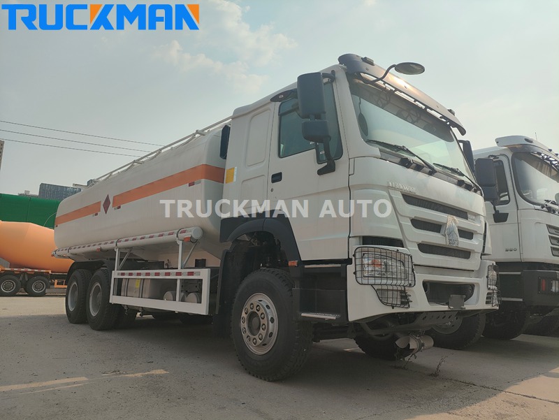SINOTRUK HOWO 10 Wheels 380HP Fuel Tanker Truck