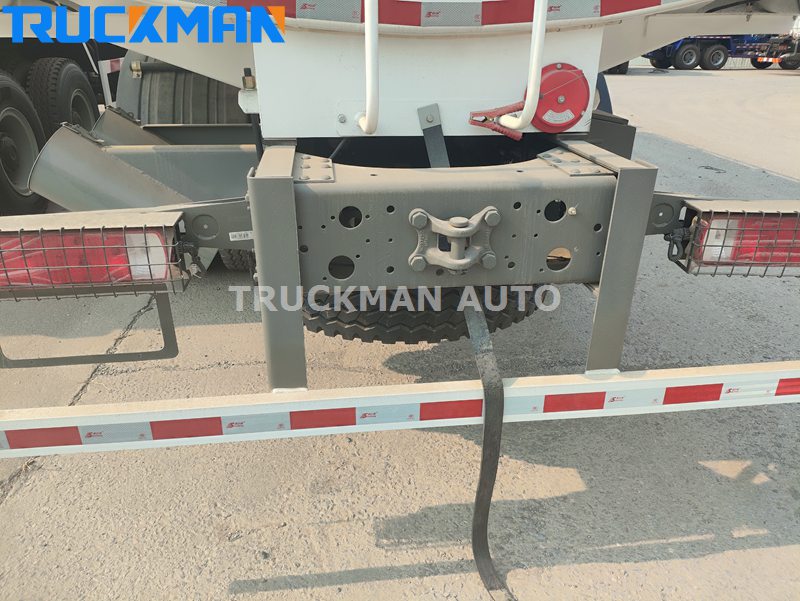 SINOTRUK HOWO 10 Wheels 380HP Fuel Tanker Truck