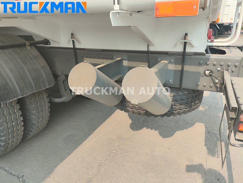 SINOTRUK HOWO 10 Wheels 380HP Fuel Tanker Truck
