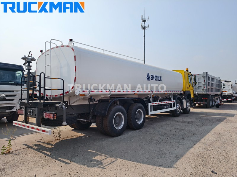 SINOTRUK HOWO 400HP Sprinkler Truck