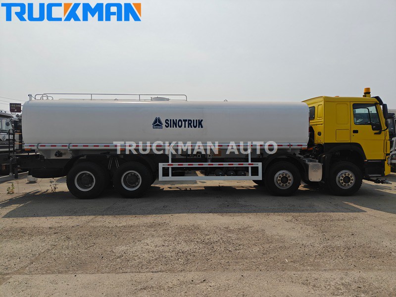 SINOTRUK HOWO 400HP Sprinkler Truck