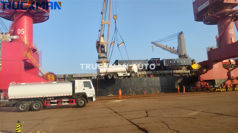 HOWO 25000L fuel tank truck