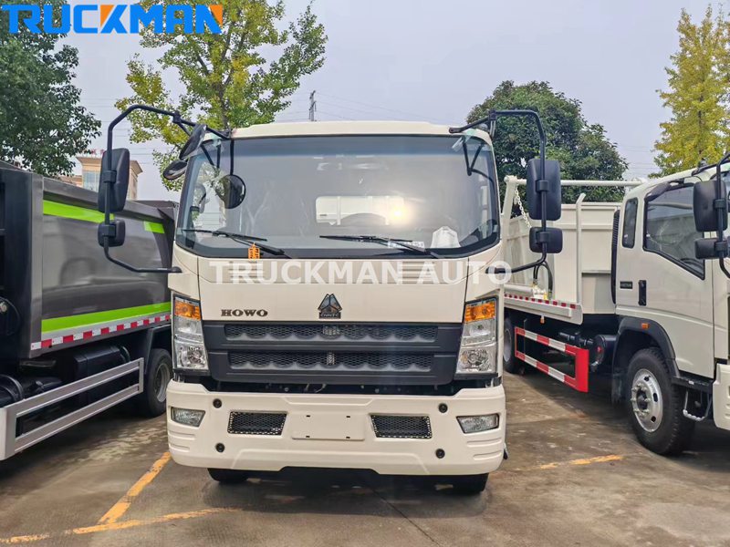 SINOTRUK HOWO 4X2 5CBM Swept Body Refuse Collector Truck