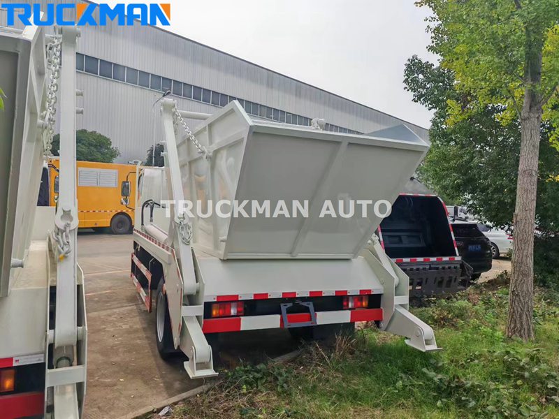 SINOTRUK HOWO 4X2 5CBM Swept Body Refuse Collector Truck