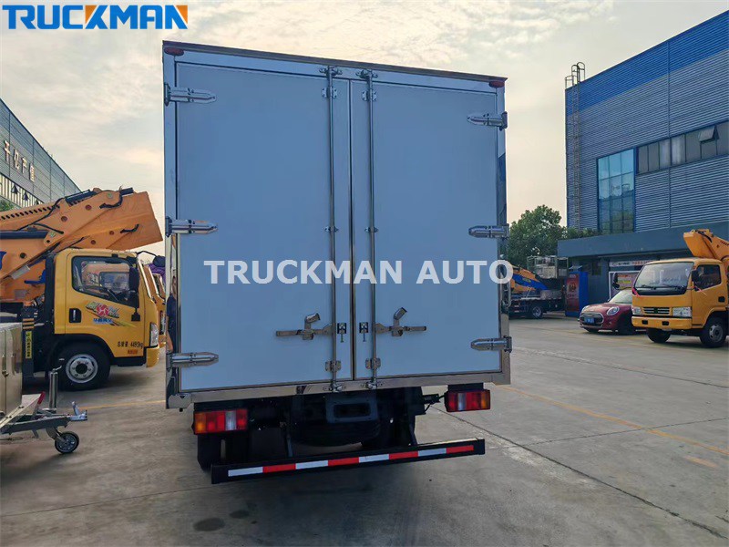 HOWO service truck