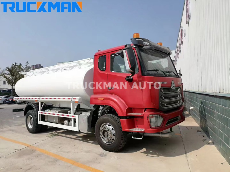 HOWO NX Oil Truck