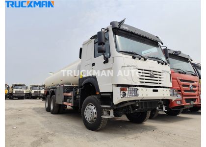 SINOTRUK 15m3 Oil Tanker Truck To Angola