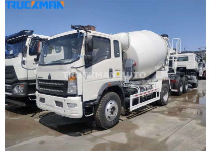 4x2 SINOTRUK HOWO 5 Cubic Meters Mixer Truck For Bolivia