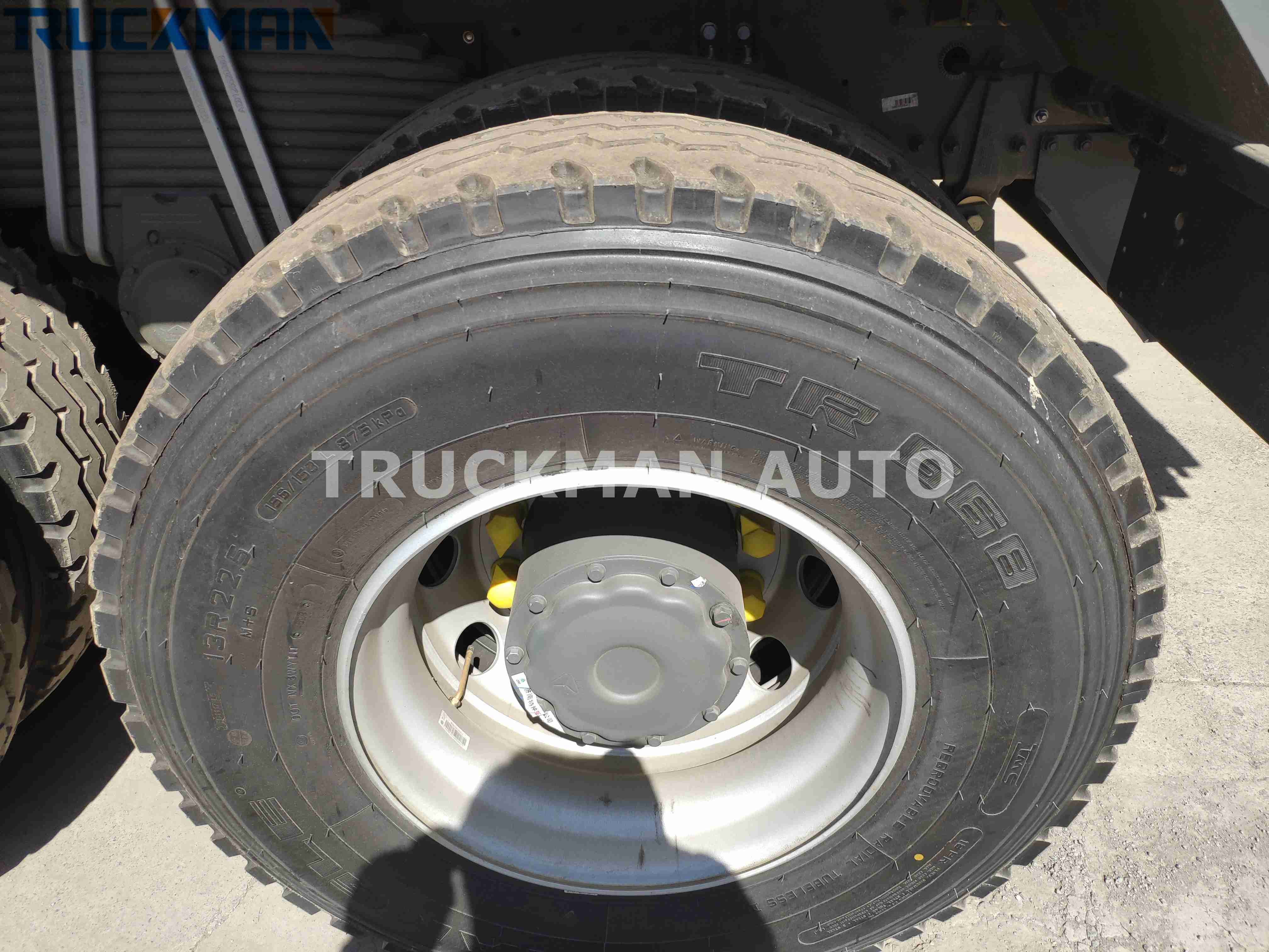 6X6 SINOTRUK HOWO All Wheel Drive Tipper Truck To Guyana