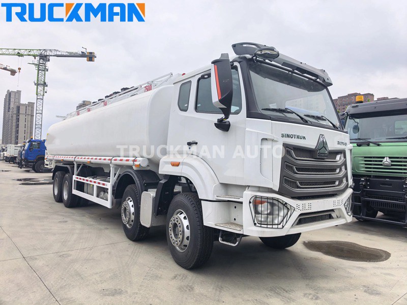 HOWO NX 8X4 Fuel Tanker