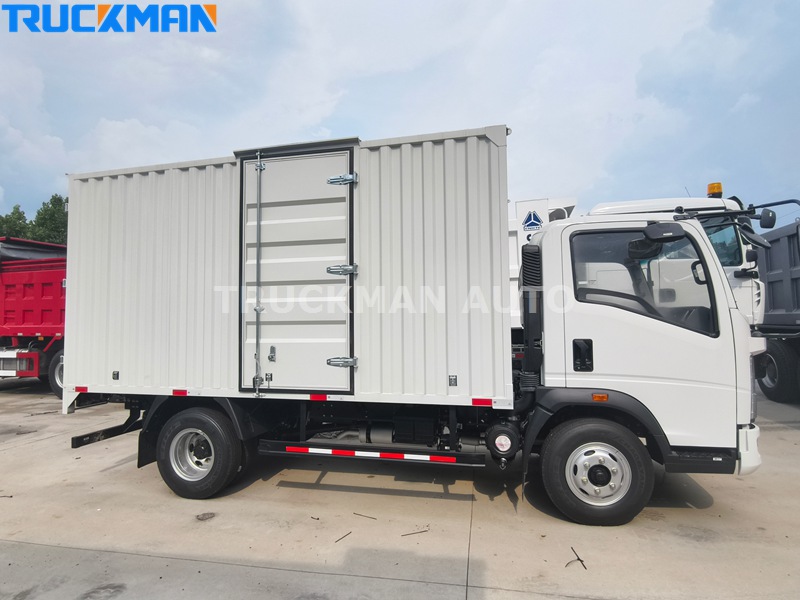 HOWO 4X2 Van Truck