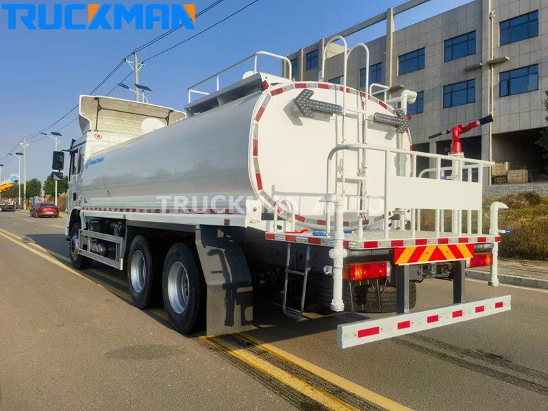 SHACMAN Water Tanker