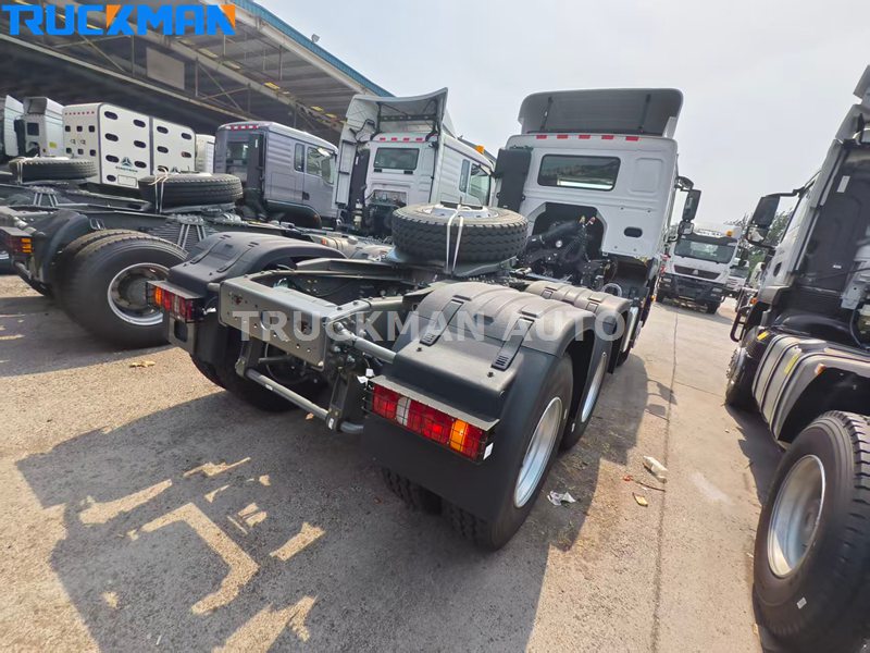 SINOTRUK HOWO 430HP Tractor Truck