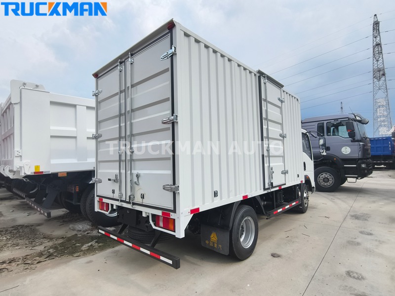 HOWO Light Cargo Truck