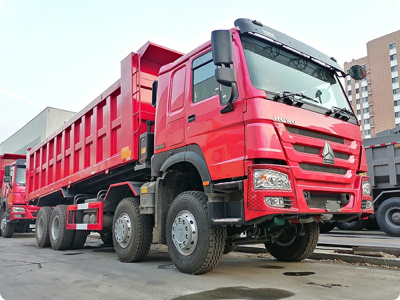 SINOTRUK HOWO 8x4 371HP 25 CBM dump truck