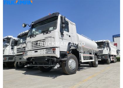 4x4 SINOTRUCK 10000 Liters Water Truck To Liberia