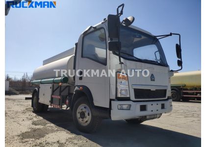 3000 Liters SINO TRUCK HOWO 4X2 Oil Tanker Truck Get To Cote d'Ivoire