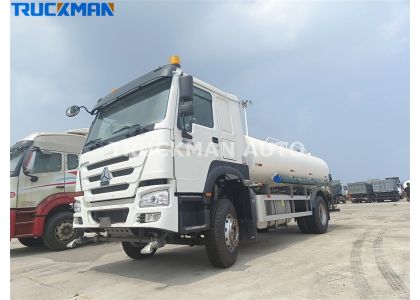 4X2 300HP SINOTRUK HOWO 10000 Liters Water Transport Truck To Guinea