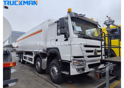 8x4 SINOTRUK HOWO 30000 Liters Oil Tanker Truck For DRC