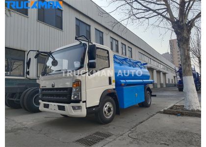 SINOTRUK HOWO 4x2 6 Wheels 5000 Liters Fuel Tanker Truck To Liberia