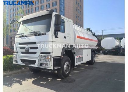 6 Wheels SINOTRUK HOWO 15000L 4X2 Fuel Tanker Truck To Guyana