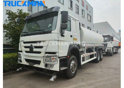SINOTRUK HOWO 400HP 10 Wheels Water Truck For Water Delivery To Gabon