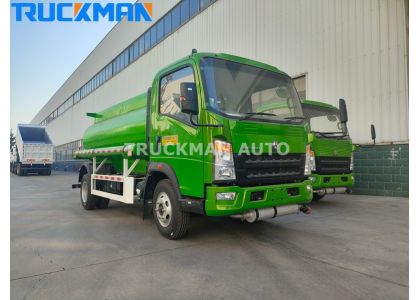 HOWO 6 Wheels Light Truck 5CBM Oil Tanker Truck To Kenya
