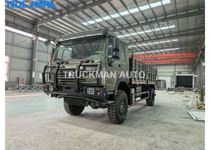 SINOTRUK HOWO 4X4 300HP Cargo Truck With Front Bumper For Off Road