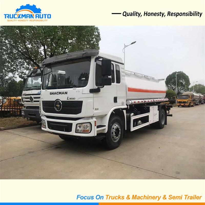 SHACMAN L3000 4x2 6 Wheels 8000 Liters Oil Tanker Truck For Cameroon