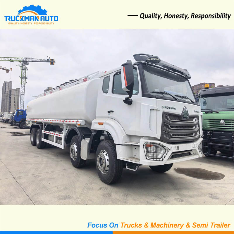 SINOTRUK HOWO NX 8X4 371HP 30 CBM Fuel Tanker Truck To Ghana
